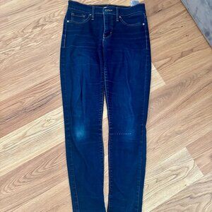 Levi’s 312 shaping slim women’s jeans size 26 (size 2)
